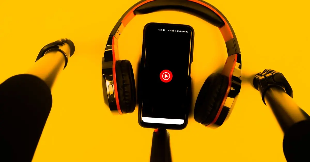 Music Streaming vs Downloading: What You Need to Know
