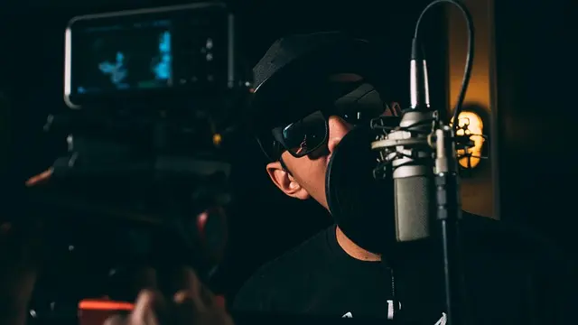 7 Essential Tips for Building Your Music Brand Online