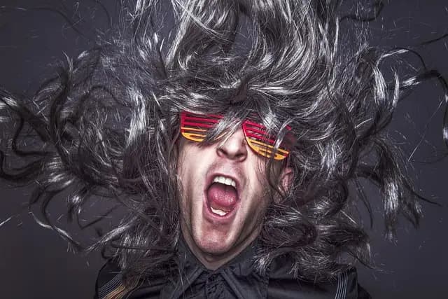 How to Collaborate Effectively with Other Musicians