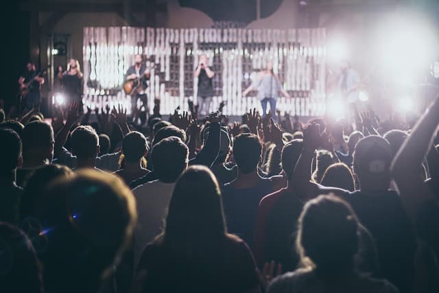 How to Use Music Analytics to Grow Your Fanbase