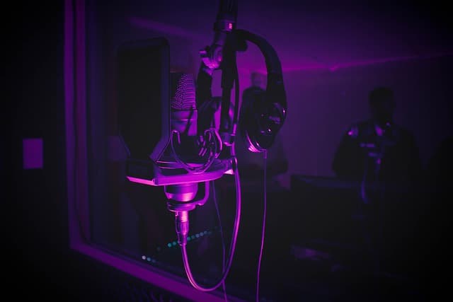 Top 5 Music Collaboration Tips for Emerging Artists